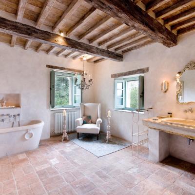 Tuscan bath